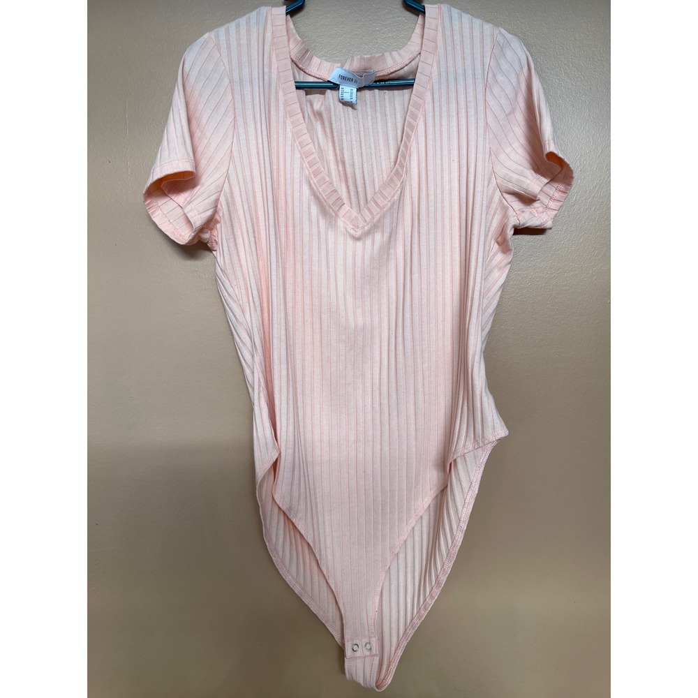 Forever 21 Womens 1X Peach Pink Ribbed V-Neck Short Sleeve Bodysuit